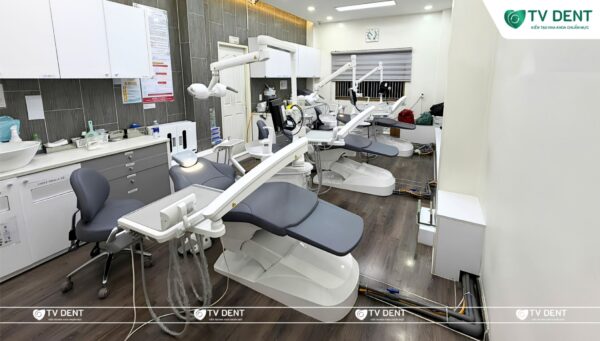 Dãy 6 ghế nha khoa Anye AY-215 C3 được bố trí đồng bộ tại Nha khoa 3C
